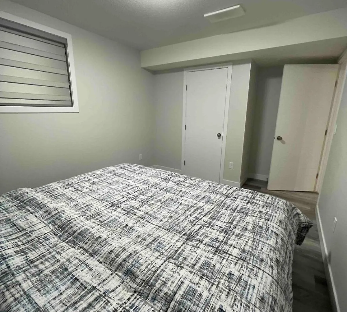Hansbnb Near Airport YYC Appartement