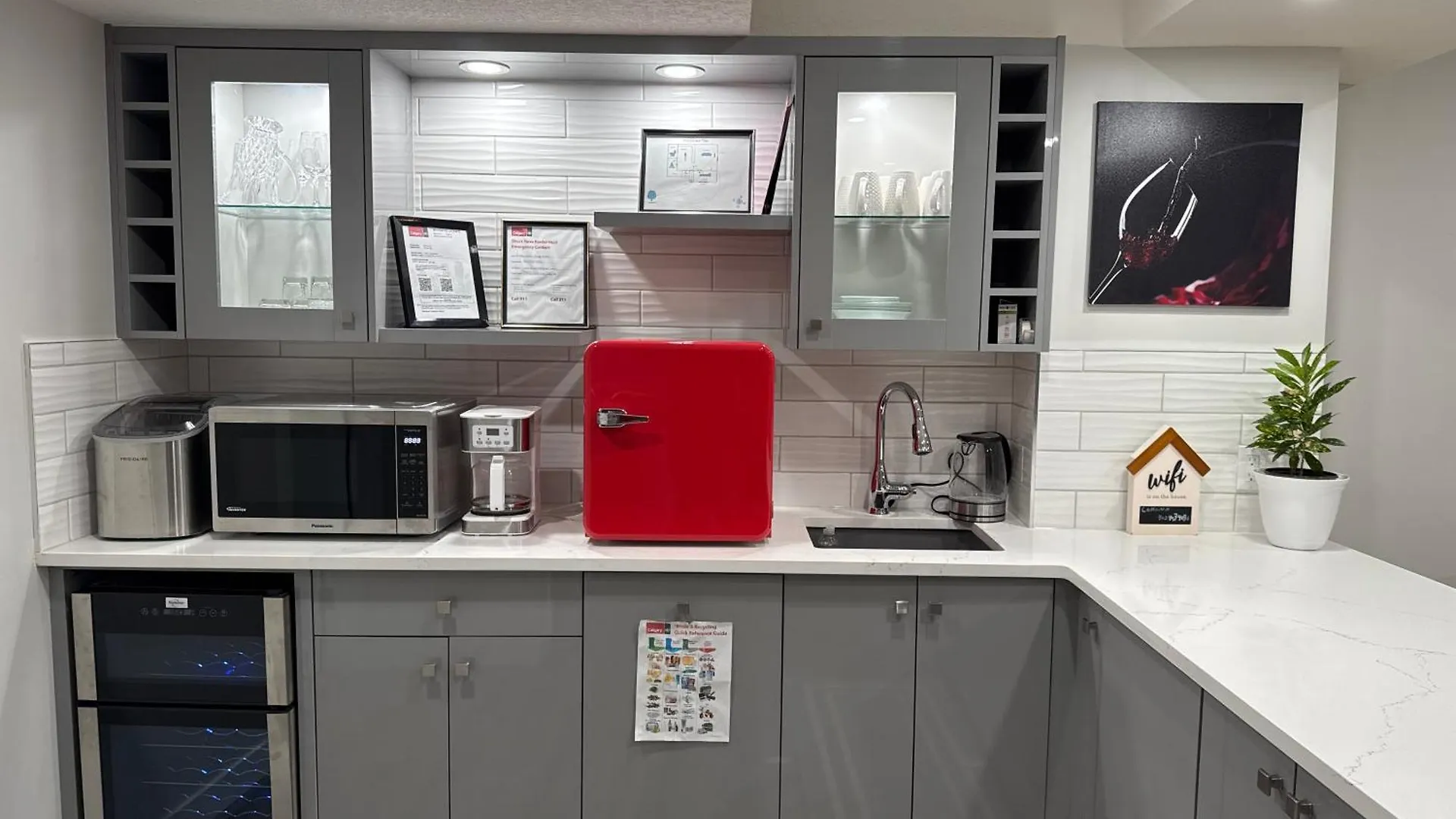 Apartment Hansbnb Near Airport Calgary